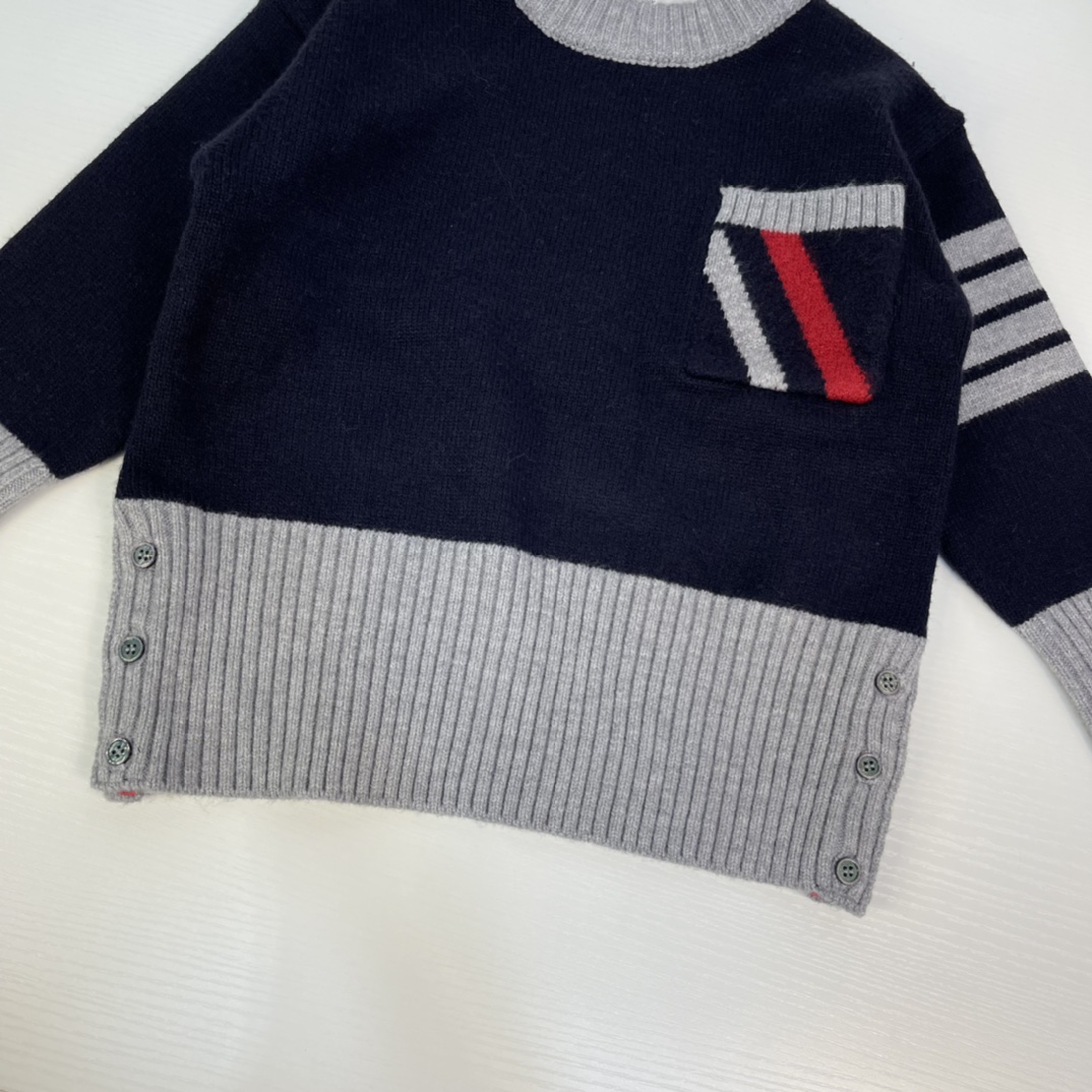 Cozy Autumn Sweater: Classic TB Style, Perfect Fit, Various Sizes Available. - 图片 4