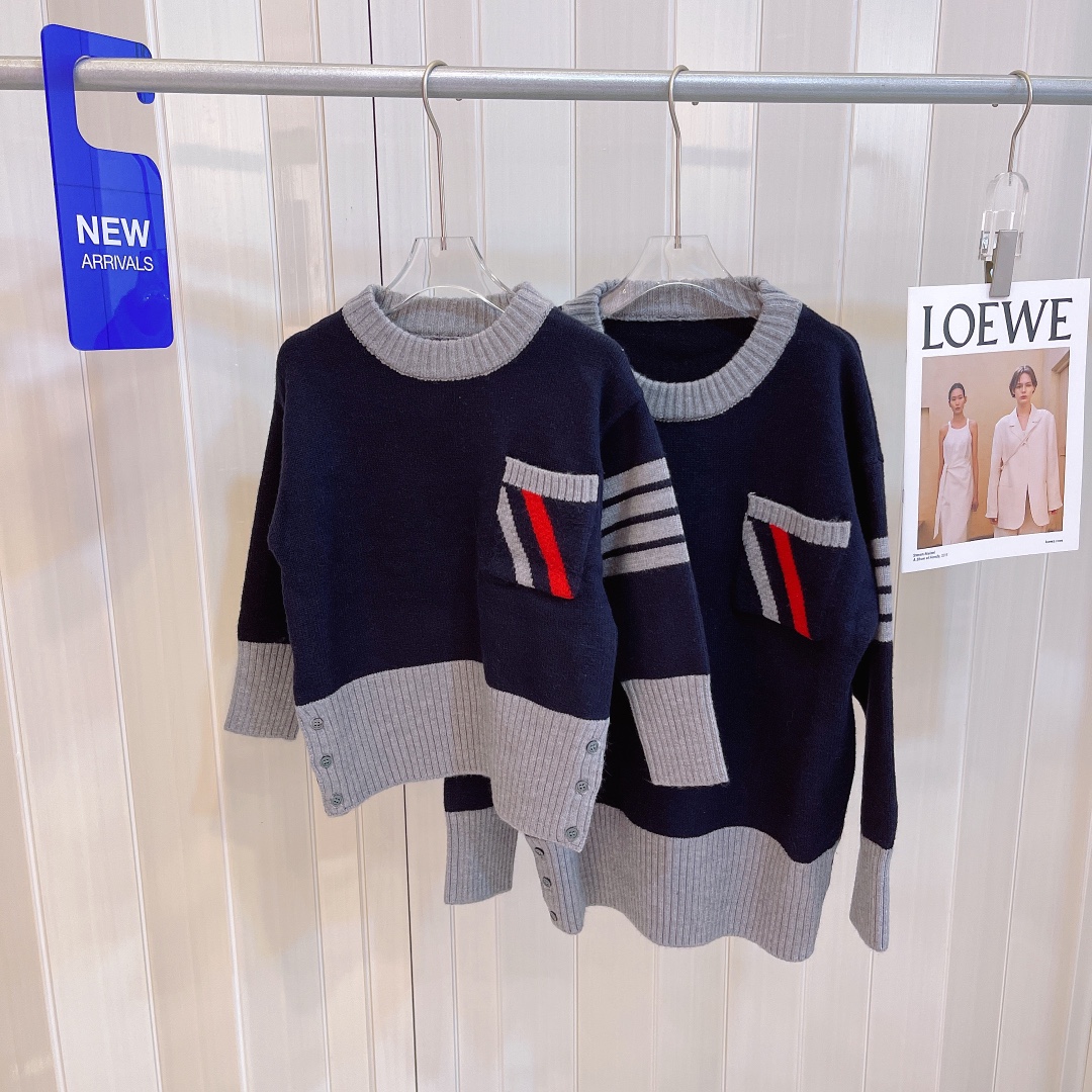 Cozy Autumn Sweater: Classic TB Style, Perfect Fit, Various Sizes Available. - 图片 9