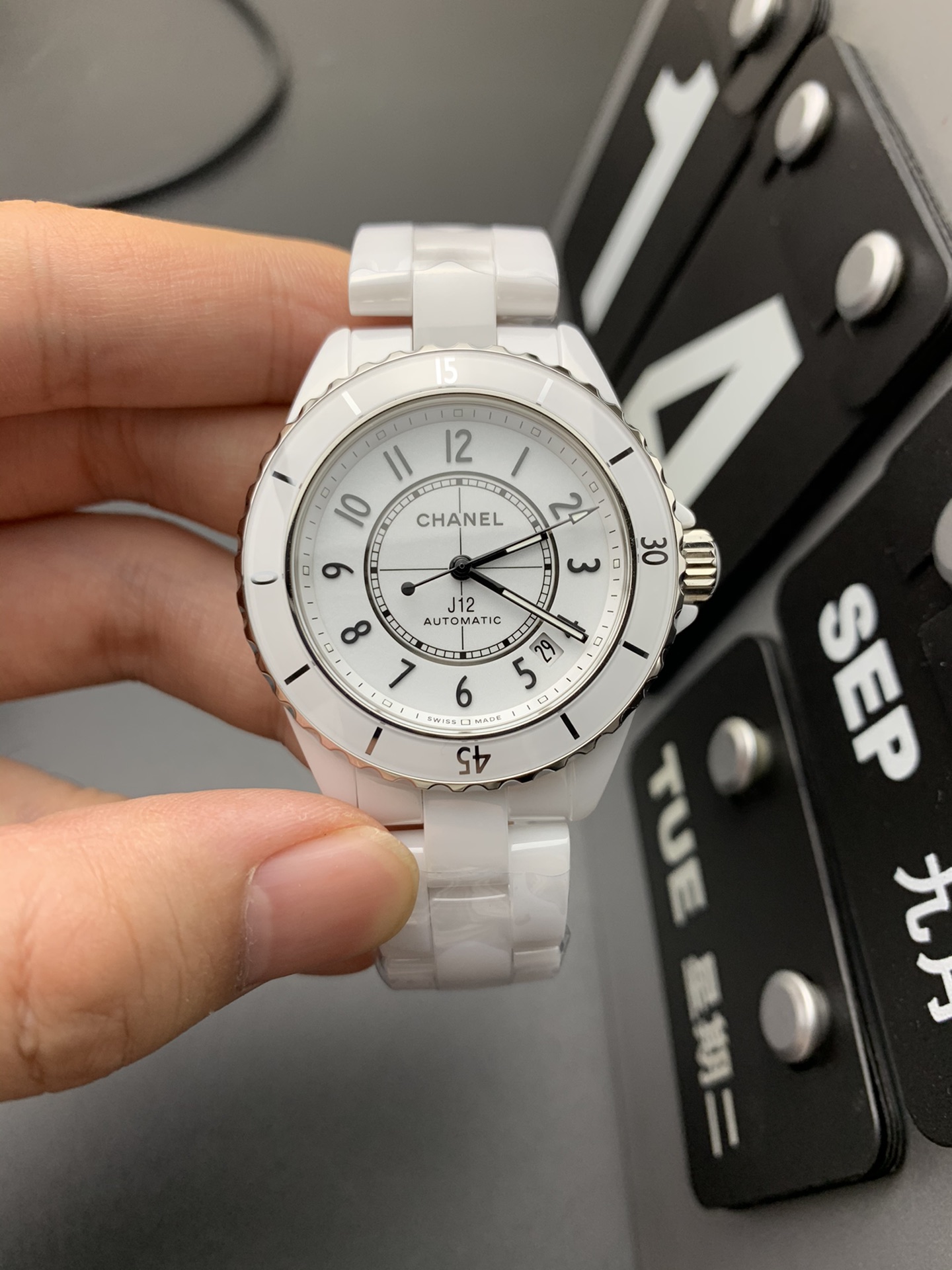 Bottega Veneta BV 白陶瓷香奈儿