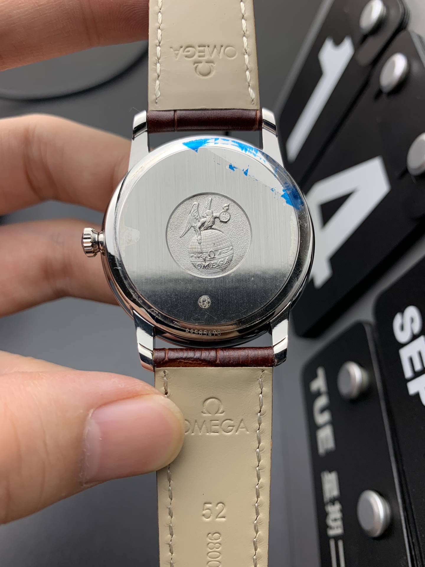 Omega 动显蝶飞