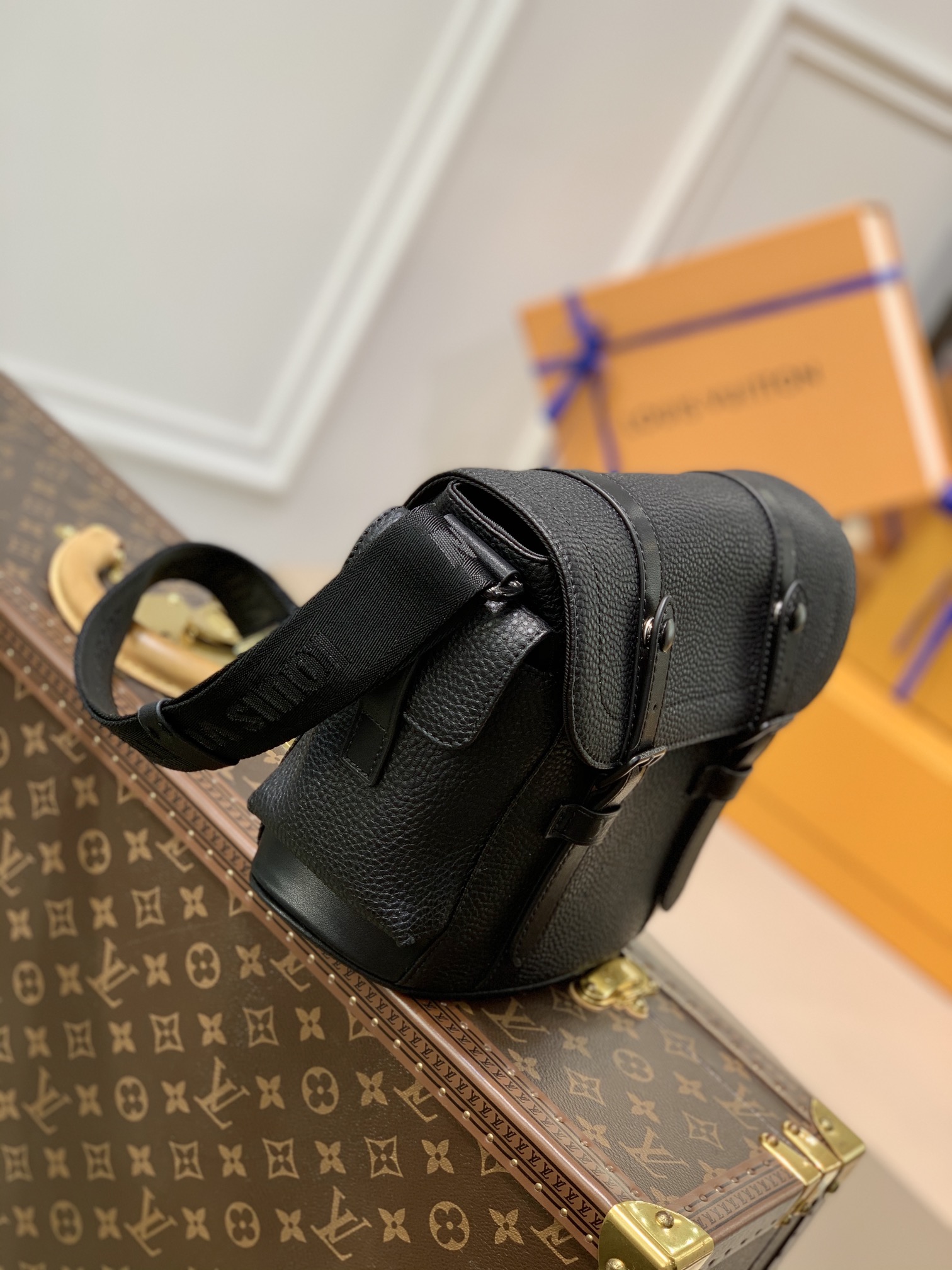 Louis Vuitton LV Christopher 邮差包 M58476