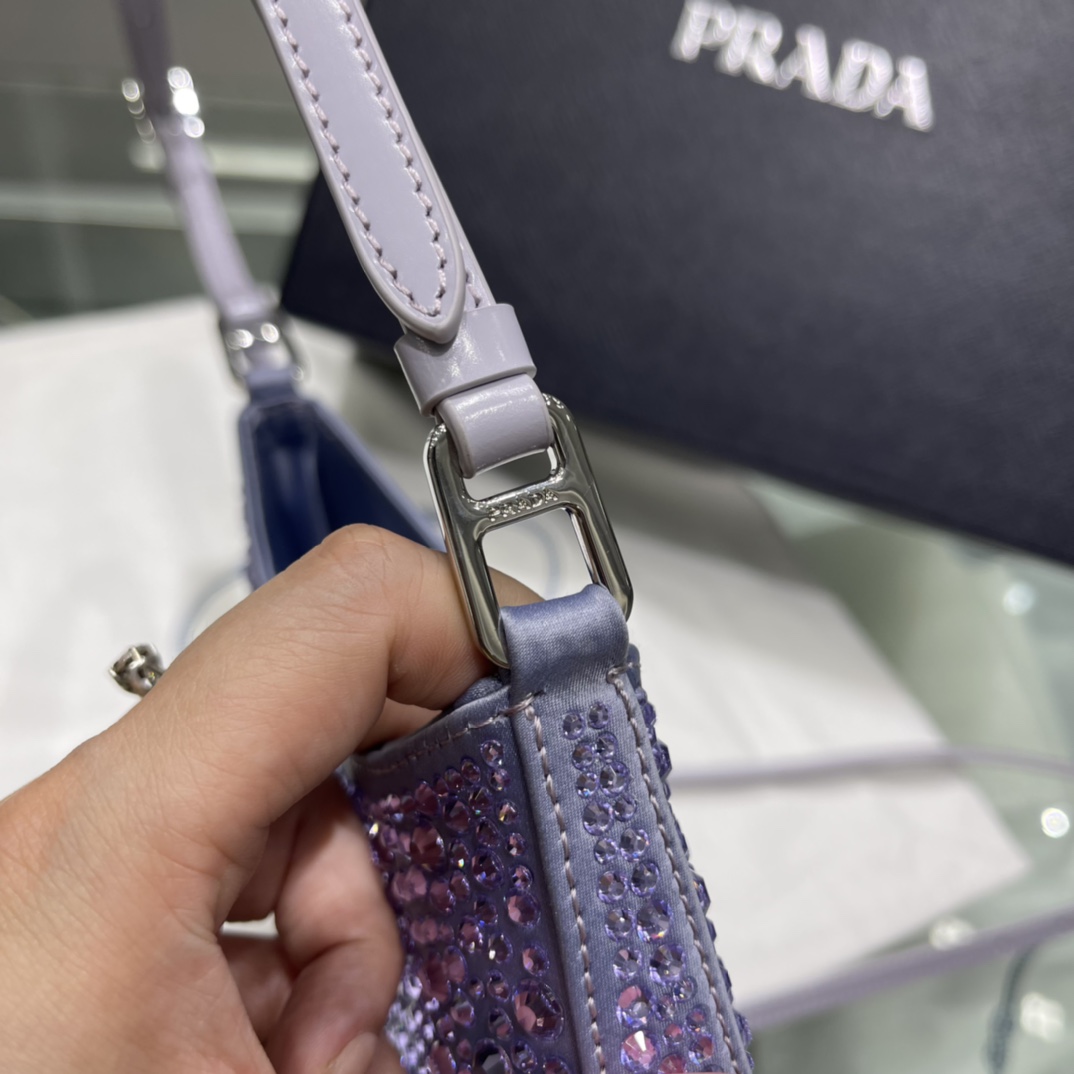 Prada Cleo手袋以綢緞縫製 1BC169 优雅 大小不一的閃爍水晶流露精緻魅力