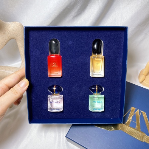 Armani Miniature Perfume Set - Si, My Way Collection (5ml x 4) 1 Armani Miniature Perfume Set - Si, My Way Collection (5ml x 4)