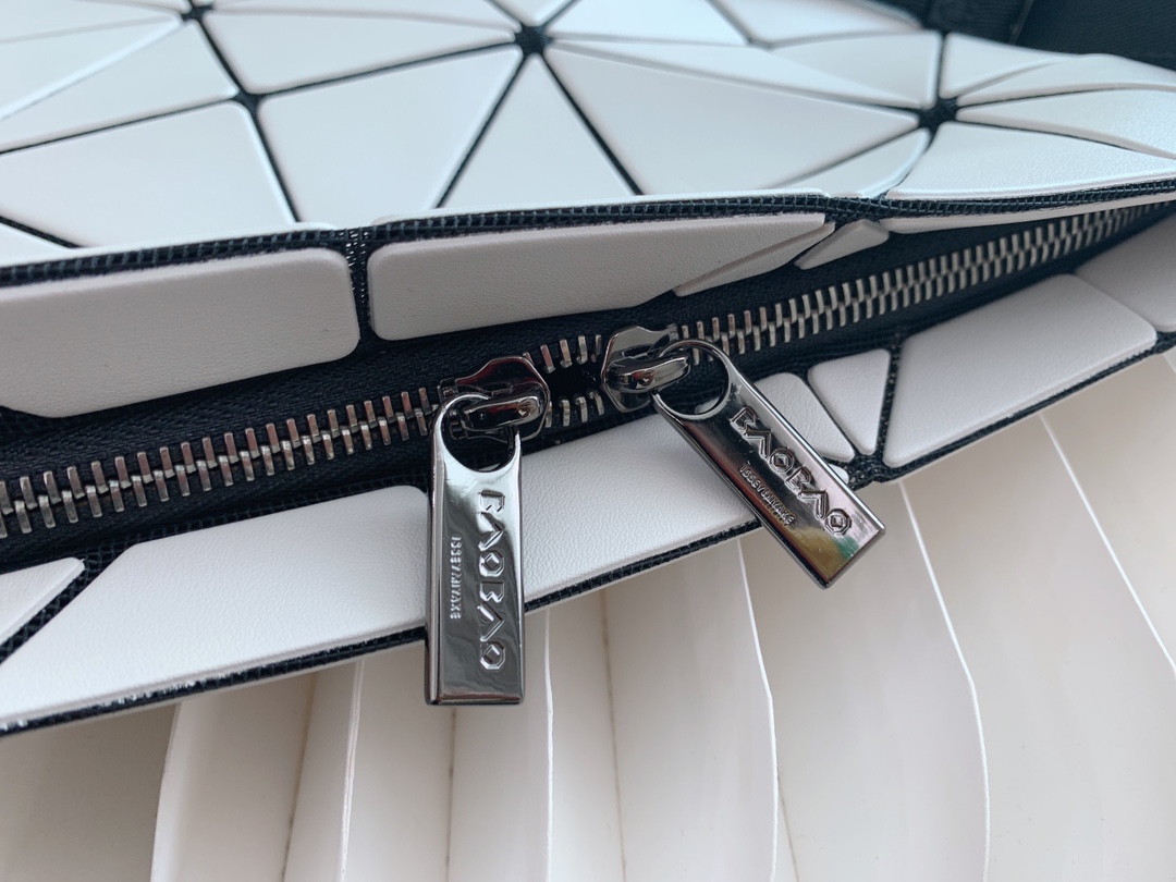 IsseyMiyake BAOBAO｜三宅一生情侣同款肩背包AG491