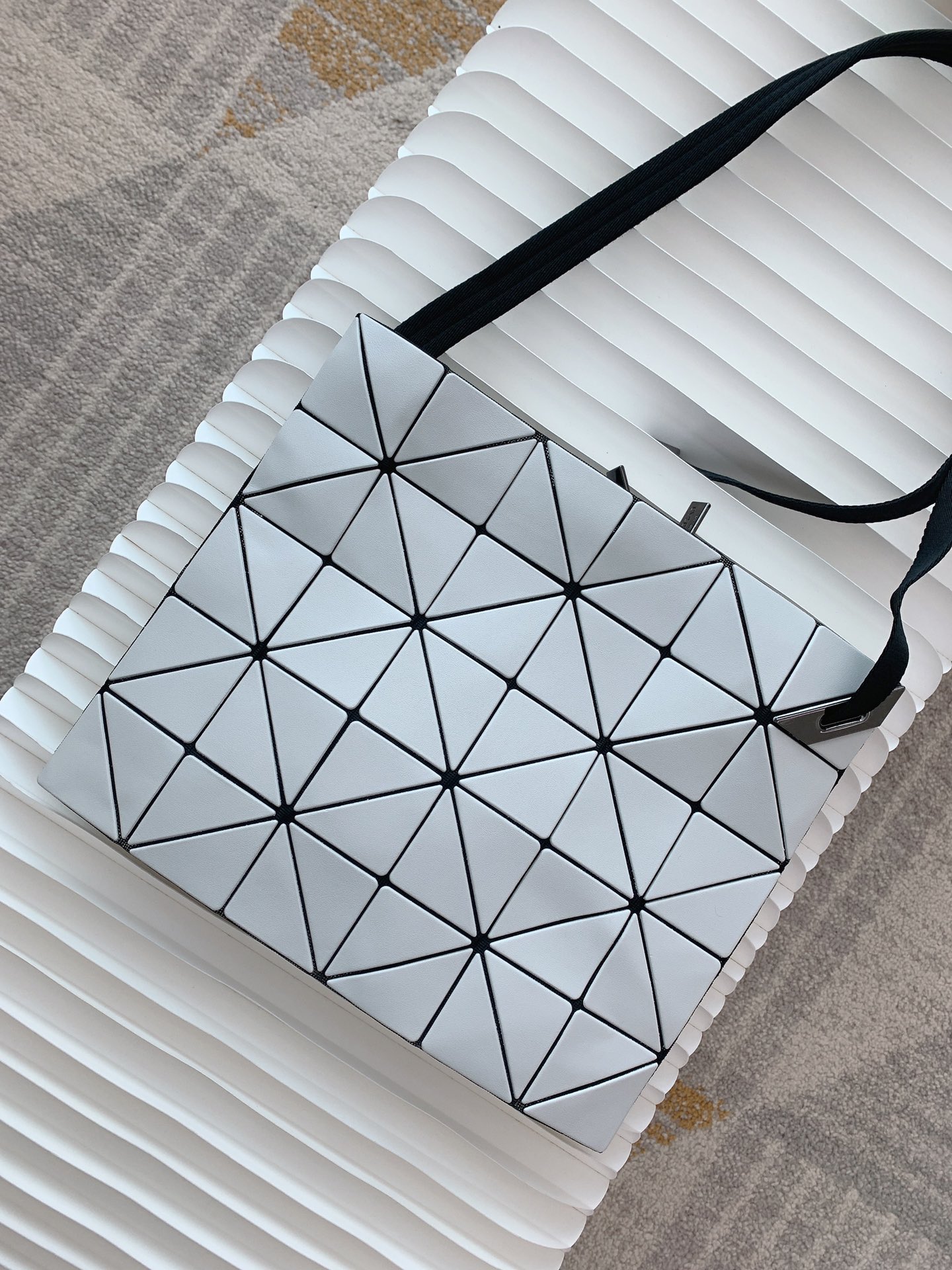 IsseyMiyake BAOBAO｜三宅一生情侣同款肩背包AG491