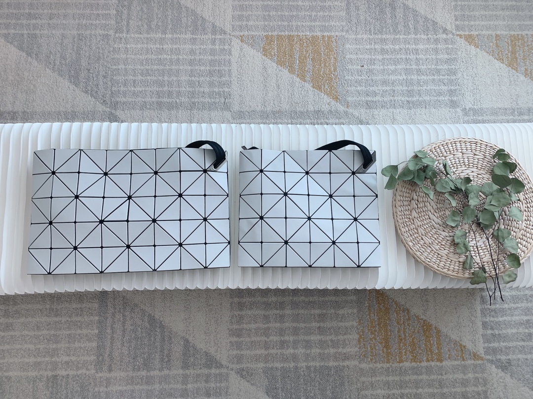 IsseyMiyake BAOBAO｜三宅一生情侣同款肩背包AG491