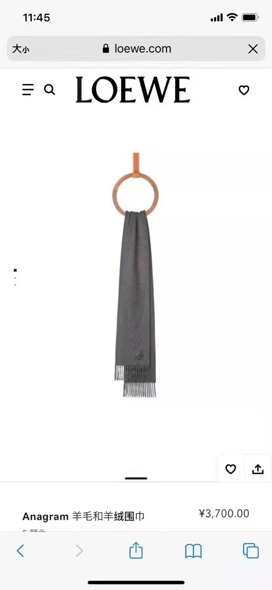 NO:169460,. Luo Yiwei [Light Water Rippled Scarf] 3 colors!  I feel that I will never love it anymore. QC holds it in my hand. The genuine counter is genuine. All the latest logos and anti-counterfeiting are all the latest anti-counterfeiting items this year. Each one is a qc inspection stamp. So everything is perfect and the counter is the same!  This pure counter goods have all the auxiliary materials and seals, and the chance is that it is invincible!  The counter is 10000. There are 4 colors in total, each color is so beautiful that it is suffocating. Double-sided and double-colored heavy stuff. With a little water ripple!  Elegant and not overly ostentatious!  .Support counter inspection!  180*30cm~~.50 cashmere 50 lamb wool is used to increase toughness!  The texture is very soft ~ the color and color fastness raw materials are all world-class. So I'll be happy when I buy it!  , High-version scarf, loewe19860909.罗意威【轻水波纹围巾】3个色！感觉有了它真心不会再爱了.QC手里扣下的.真正专柜正品.全部今年最新logo最新防伪.每一条都是qc验货盖章.所以一切完美和专柜无差！这种纯专柜货全部辅料盖章齐全的机会无敌难得！专柜10000.一共4色,每个颜色都美到窒息.双面双色重磅的东西.带一点水波纹！既优雅又不会过于张扬！.支持专柜验货！180*30cm~~.50羊绒50羊羔毛用来增加韧性！质感非常柔软～色泽度色牢度原料都是世界级的.所以买到就赚开心啦！,高版本围巾,loewe,scarf