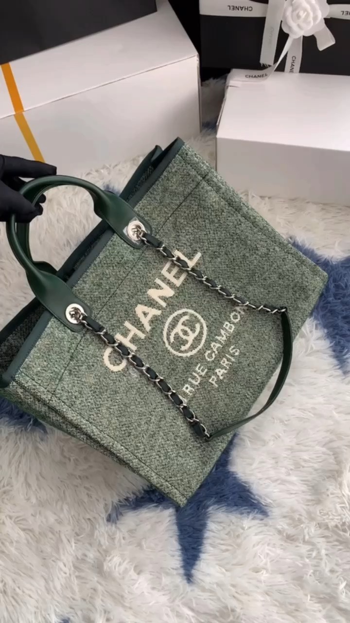 CHANEL Rare Spett Clutch Bag Camellia Pouch Matlasse From Japan