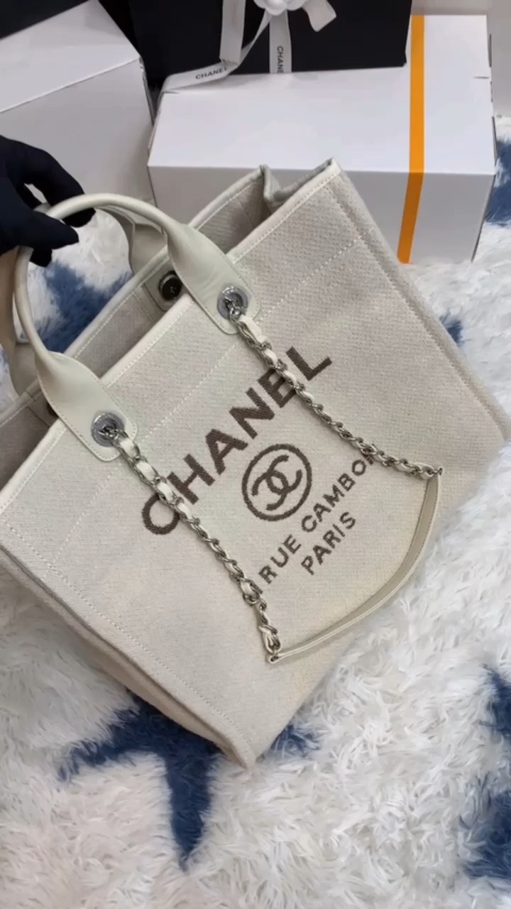 CHANEL CC Logo Cocopunk Matelasse Cube Chain Shoulder Bag Silver Italy 359RK246