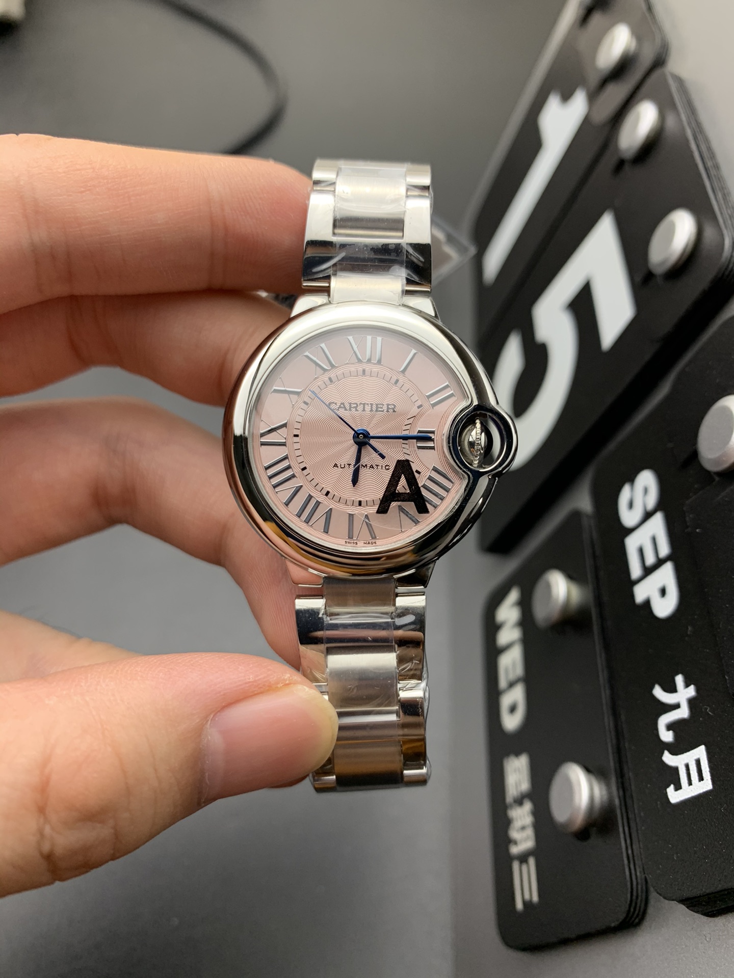 Cartier V6 33机械粉气球