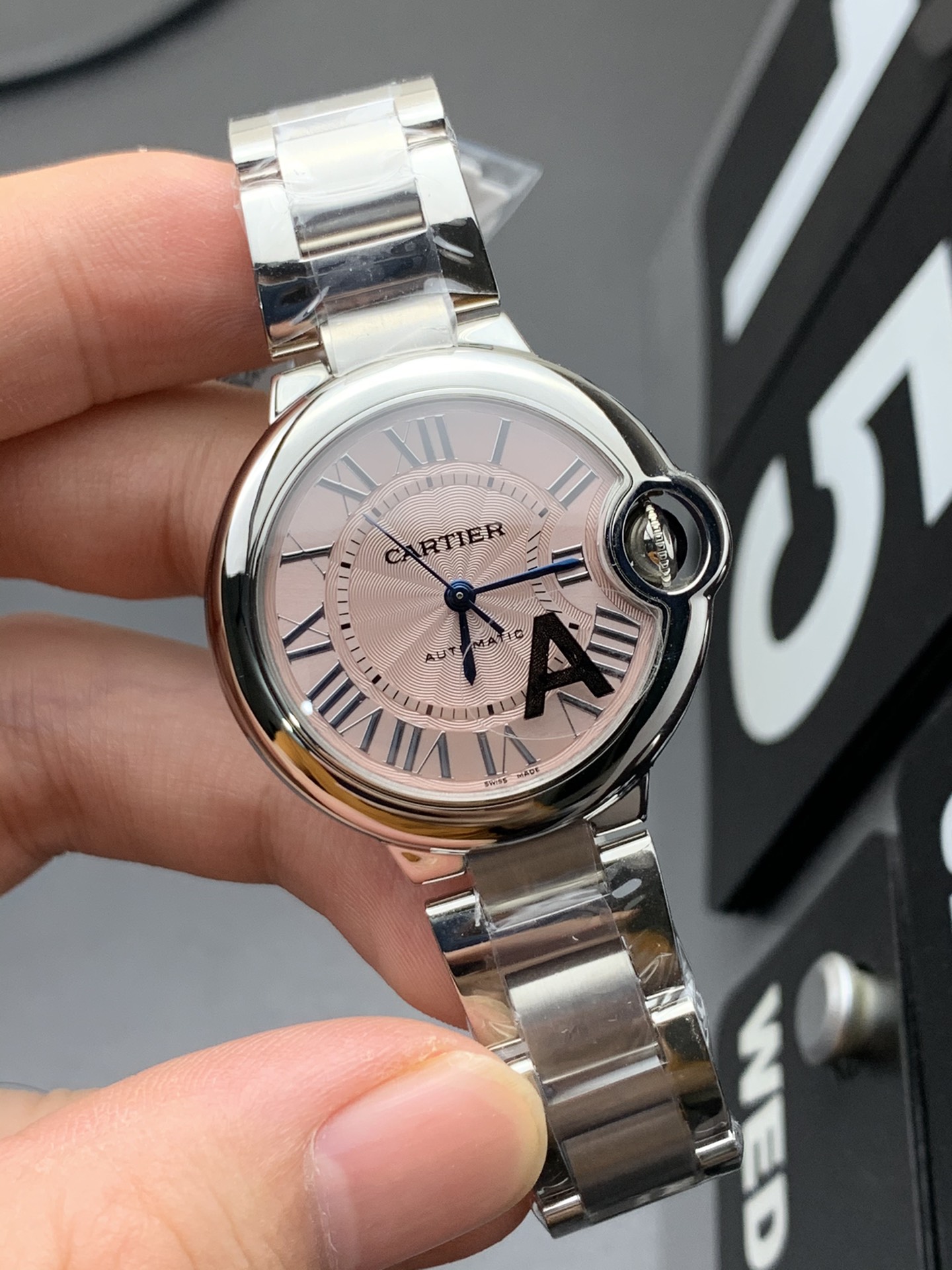 Cartier V6 33机械粉气球