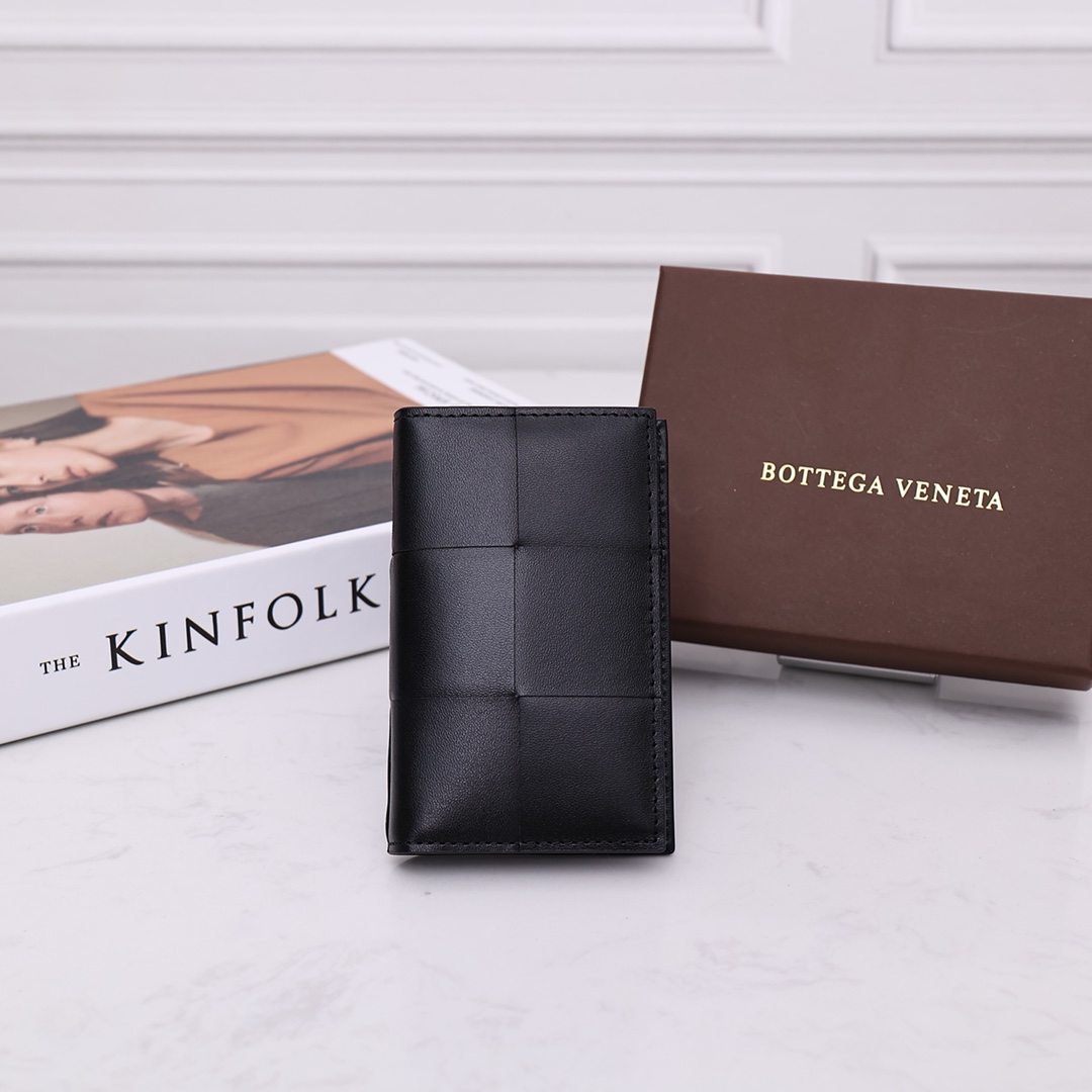 Bottega Veneta 大格 卡包 牛皮 翻盖 6卡位 2插袋