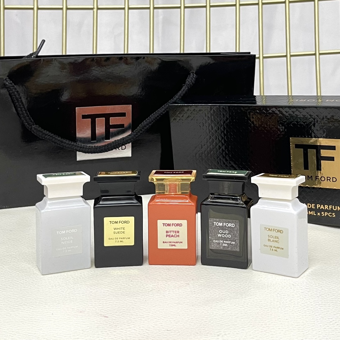 Tom Ford Perfume Miniature Set - 5 x 7.5ml Eau de Parfum Collection 6 i1631663918 3164 5