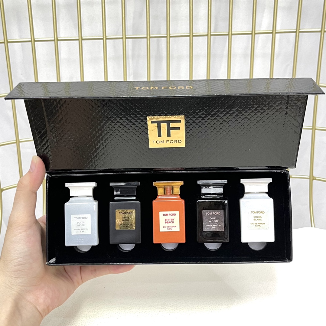 Tom Ford Perfume Miniature Set - 5 x 7.5ml Eau de Parfum Collection 3 i1631663918 4433 2
