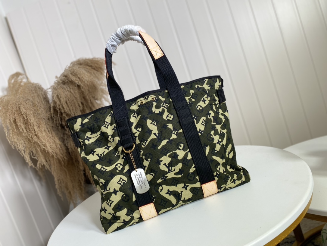 Louis Vuitton Handbags Tote Bags Unisex Men M95783