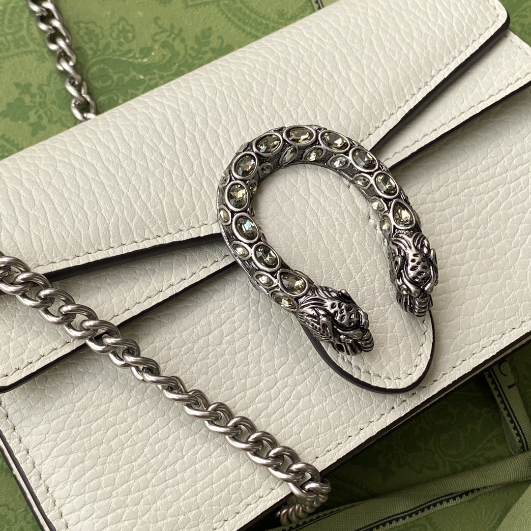 Gucci Bag Collection crafted with premium materials and signature design 3