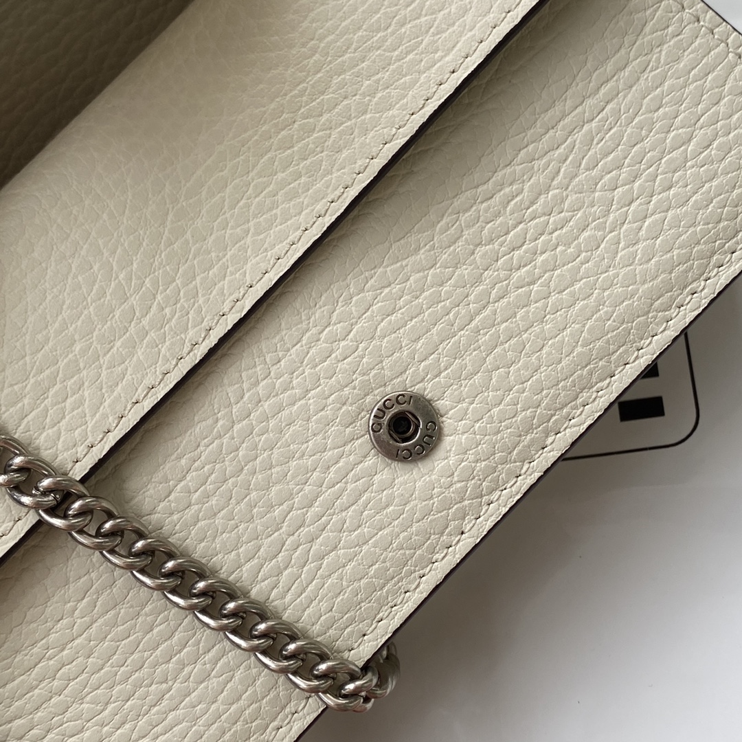 Gucci Bag Collection crafted with premium materials and signature design 2