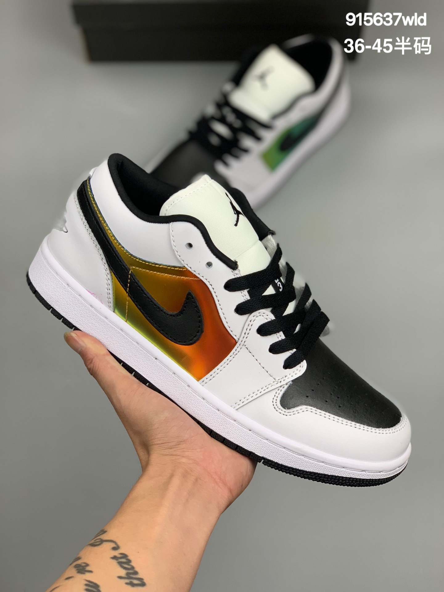 
真标带半码 Air Jordan 1 Low AJ1乔1低帮文化篮球鞋 DN6999-100 尺码：36 36.5 37.5 38 38.5 39 40 40.5 41 42 42.5 43 44 44.5 45 
编号：915637wld