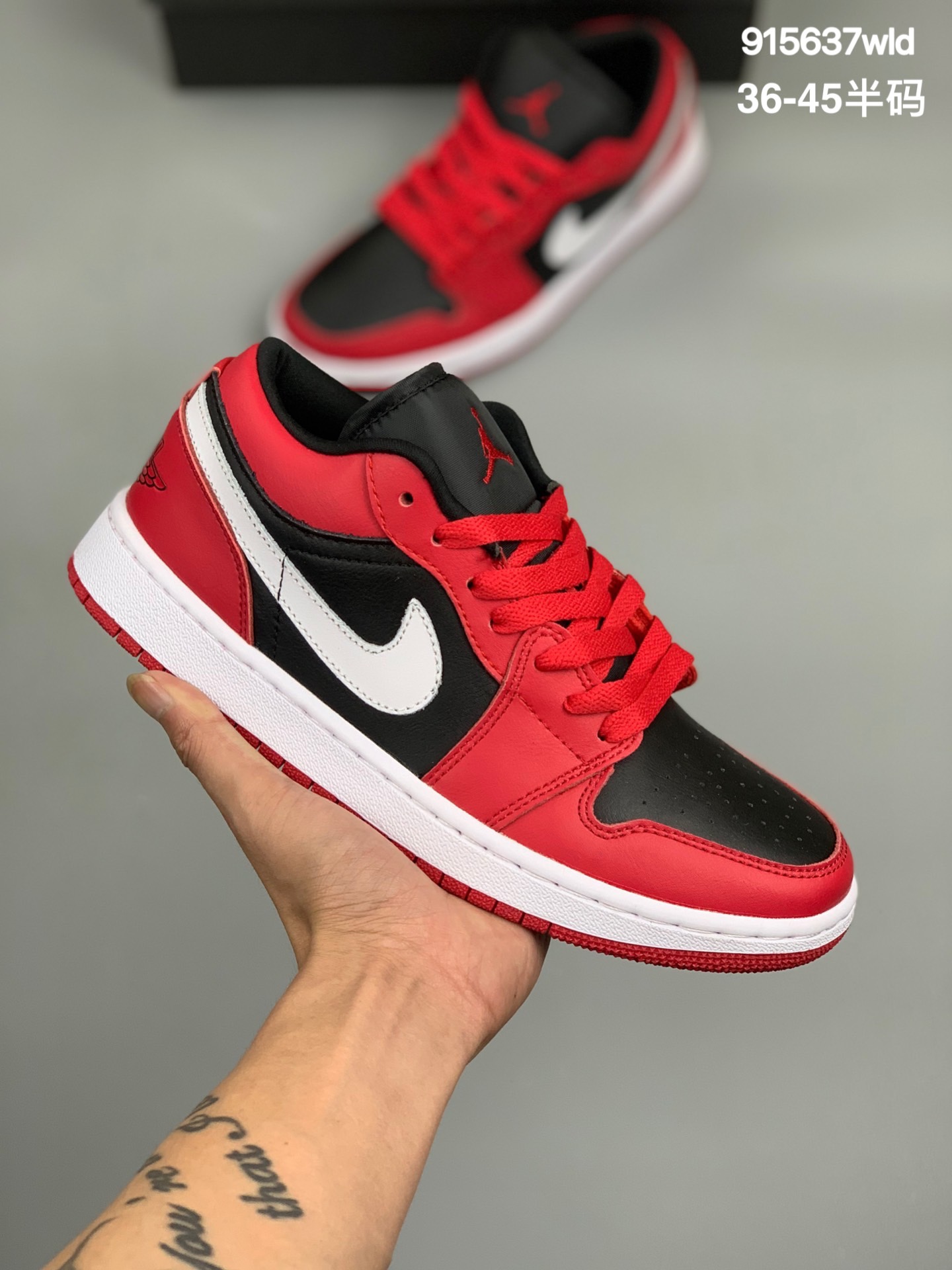 
真标带半码 Air Jordan 1 Low AJ1乔1低帮文化篮球鞋 DN6999-100 尺码：36 36.5 37.5 38 38.5 39 40 40.5 41 42 42.5 43 44 44.5 45 
编号：915637wld