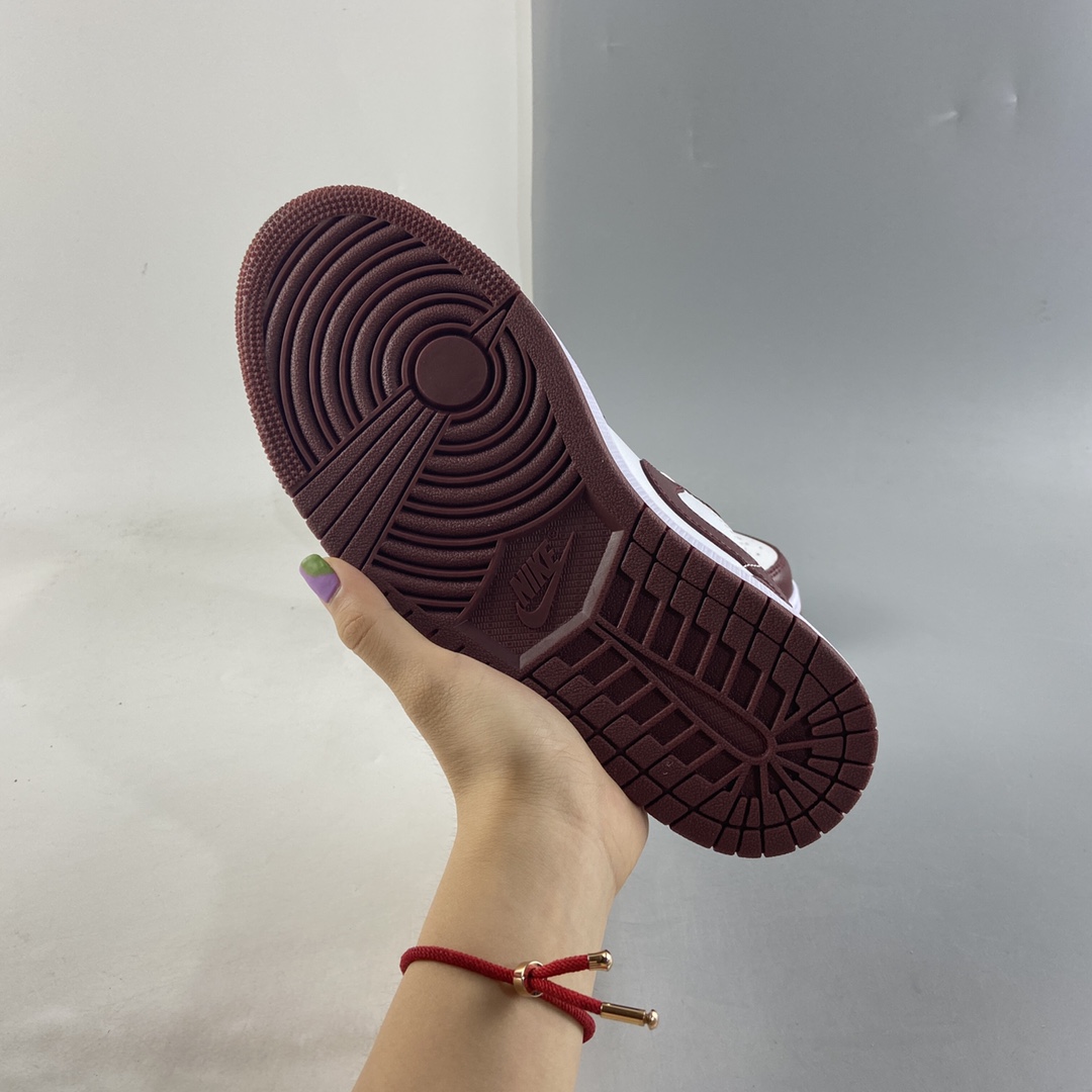 P200   Air Jordan 1 Low AJ1低帮时尚休闲板鞋 DC0774-116