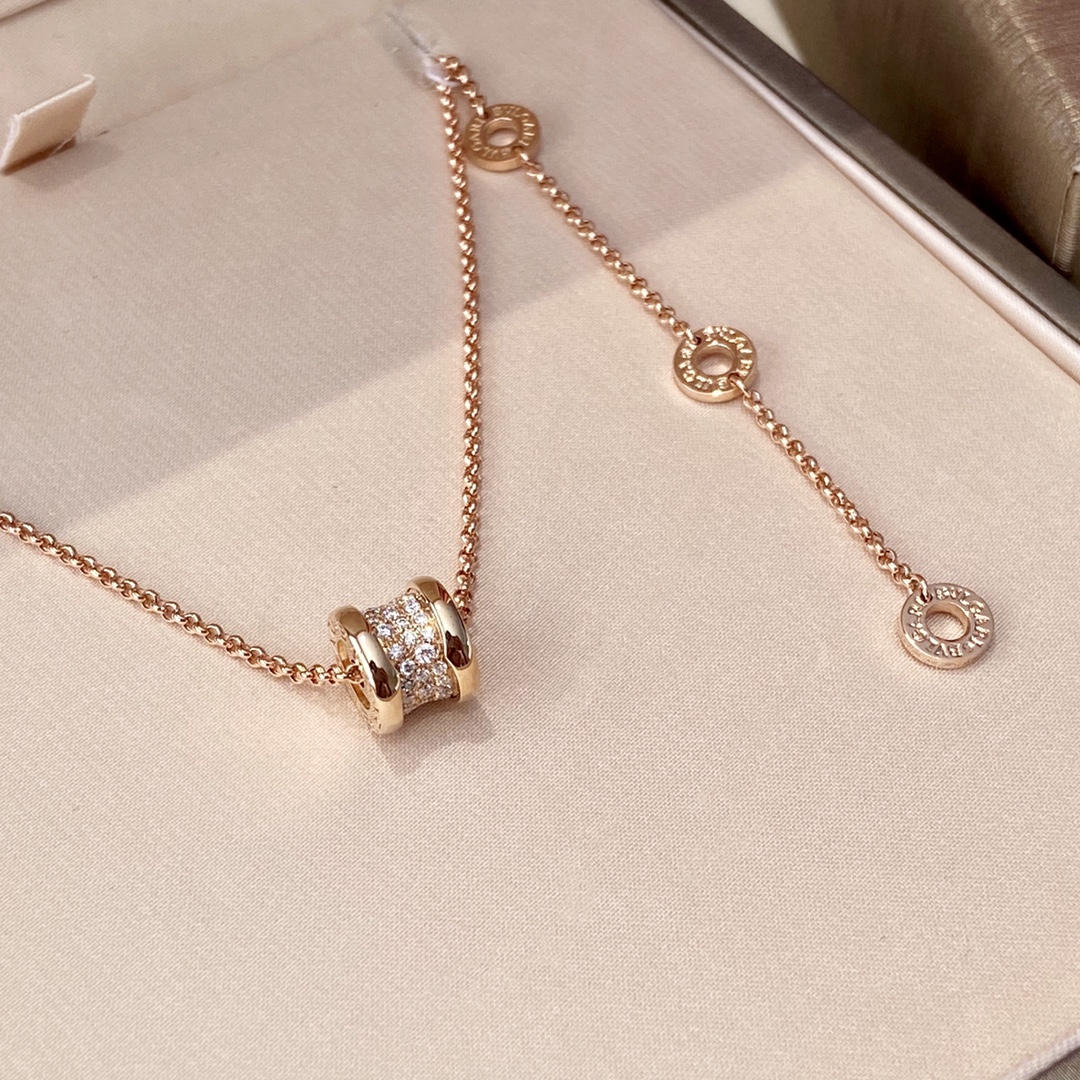BVLGARI Pavé Diamond Pendant Necklace - Comprehensive 2