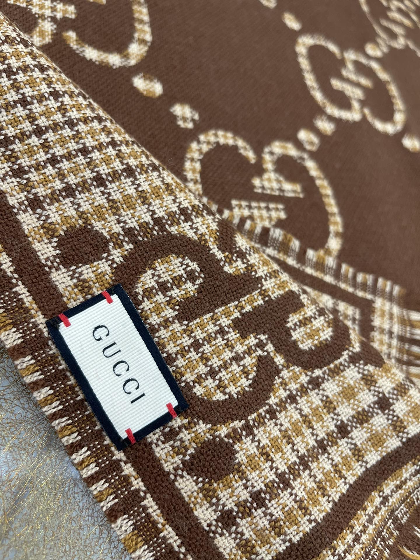 GUCCI古驰经典GG图案100%羊毛长巾