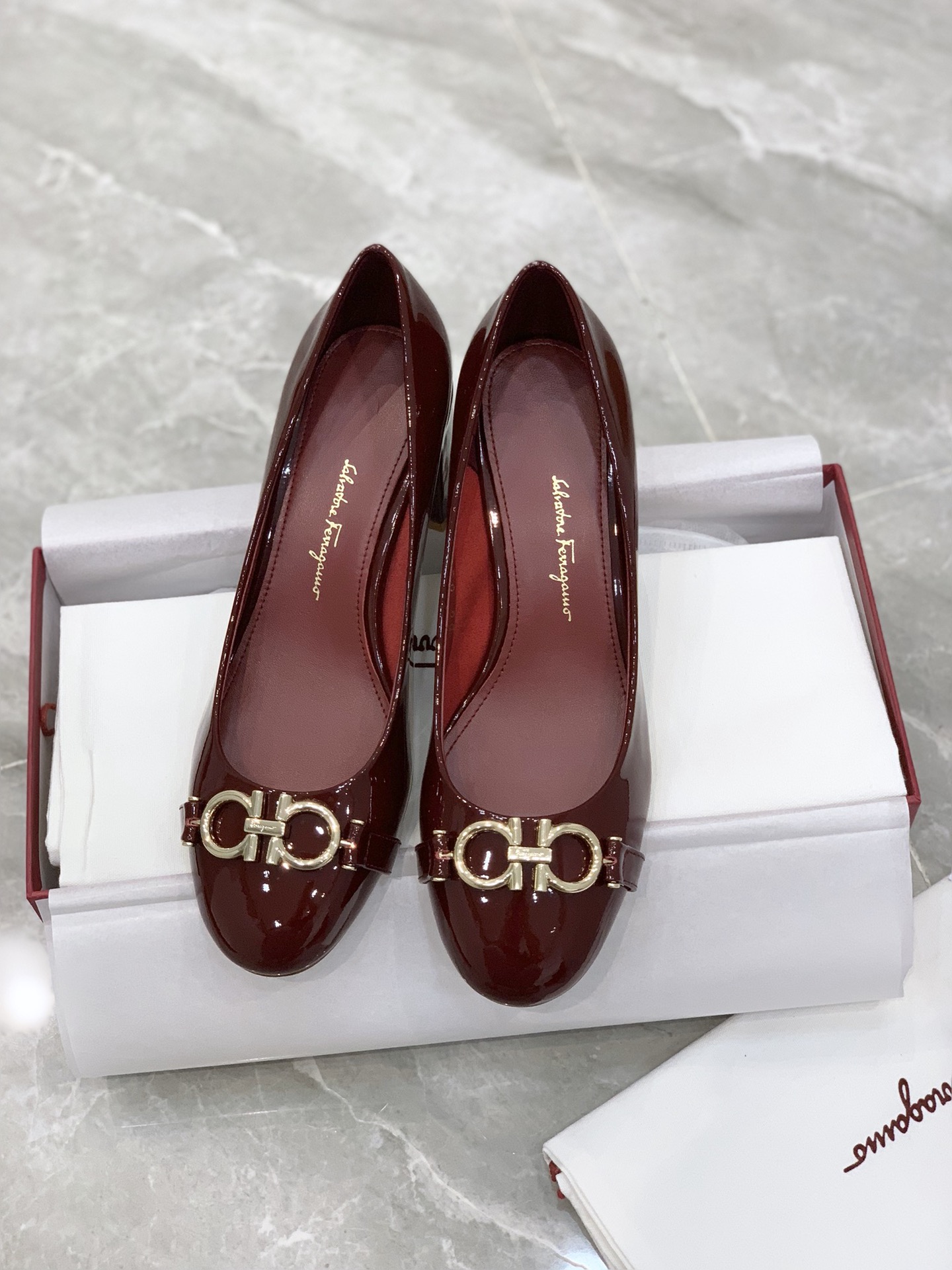 Salvatore Ferragamo Women's Burgundy Patent Leather Gancini Heel Pumps 6 i1631792506 2745 0
