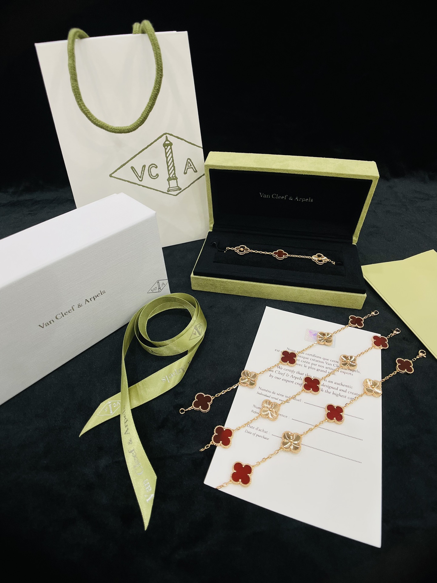 NO:101701,VCA Van Cleef & Arpels 91 new laser four-leaf clover five-flower bracelet is here VCA Van Cleef & Arpels 91 is available today new version of limited laser four-leaf clover five-flower bracelet, van clue, bracelet19860909VCA梵克雅宝91新款镭射四叶草五花手链来啦 VCA梵克雅宝今日91上市新版限定镭射四叶草五花手链,,van cleef,bracelet,Jewelry