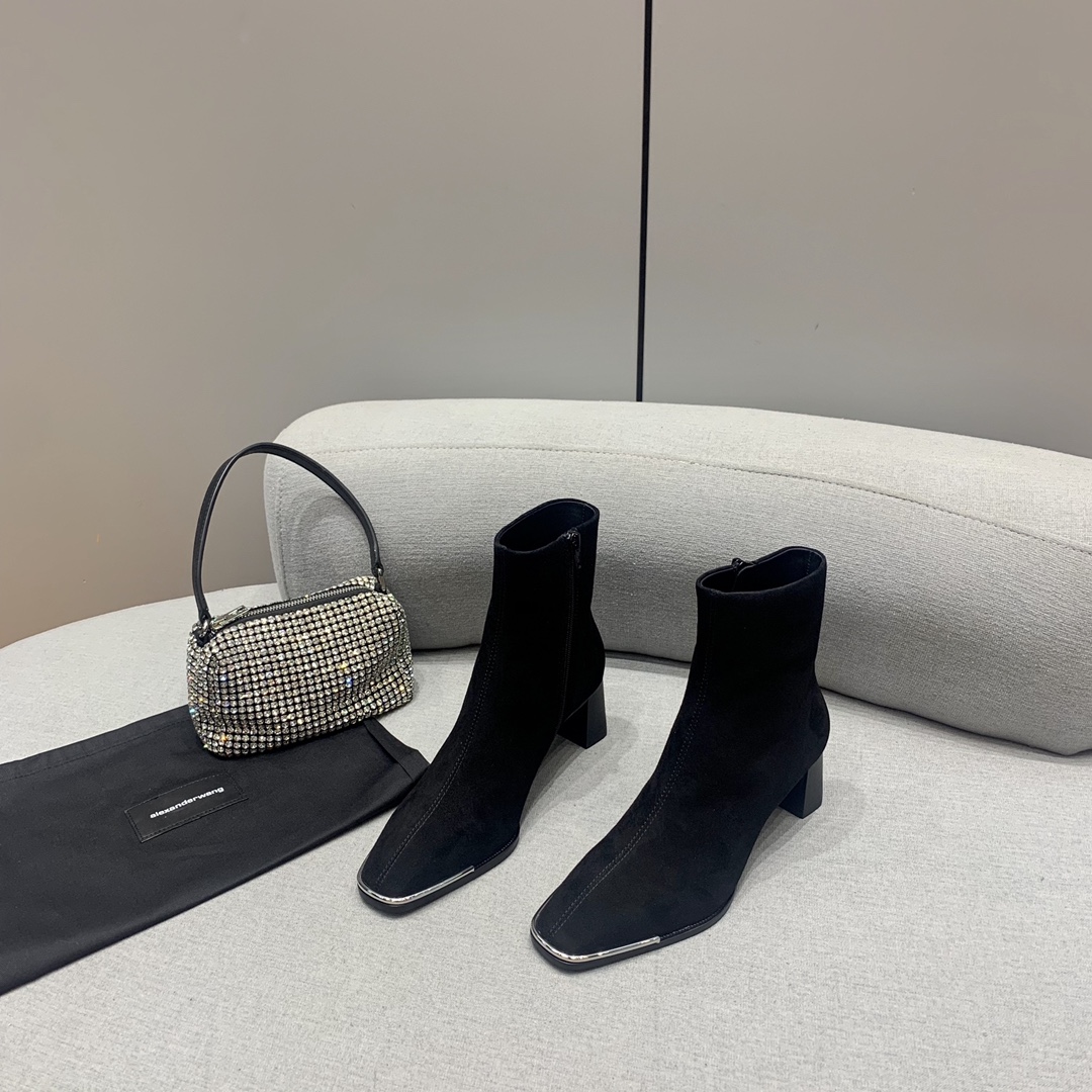 [McQueen Women
