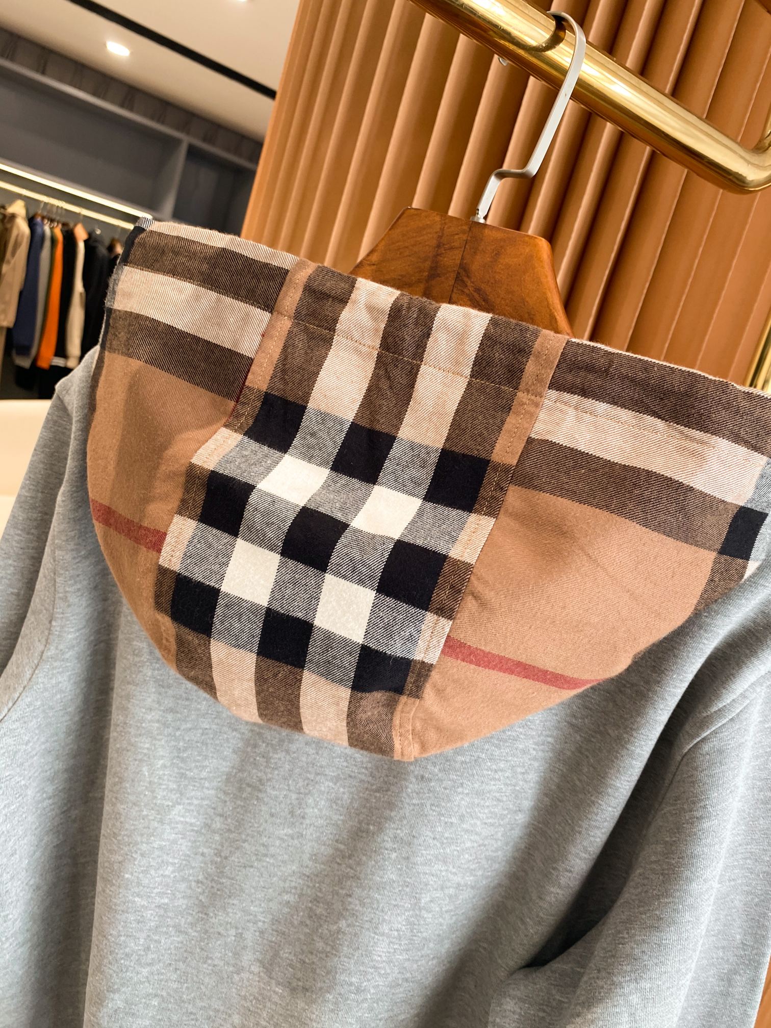 Burberry Sudadera con Capucha de Algodón y Mezcla con Estampado a Cuadros 10 a1631866572480 1326
