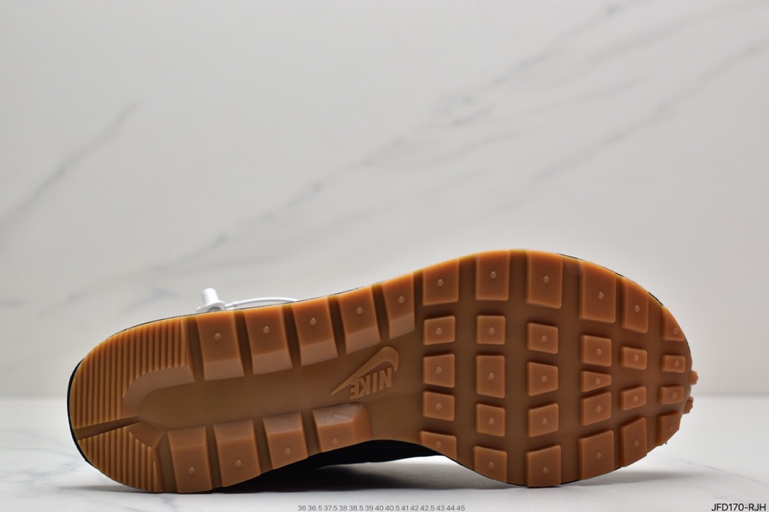 170 耐克Sacai X NIKe regasus vaporrly SP 华夫三代3.0走秀