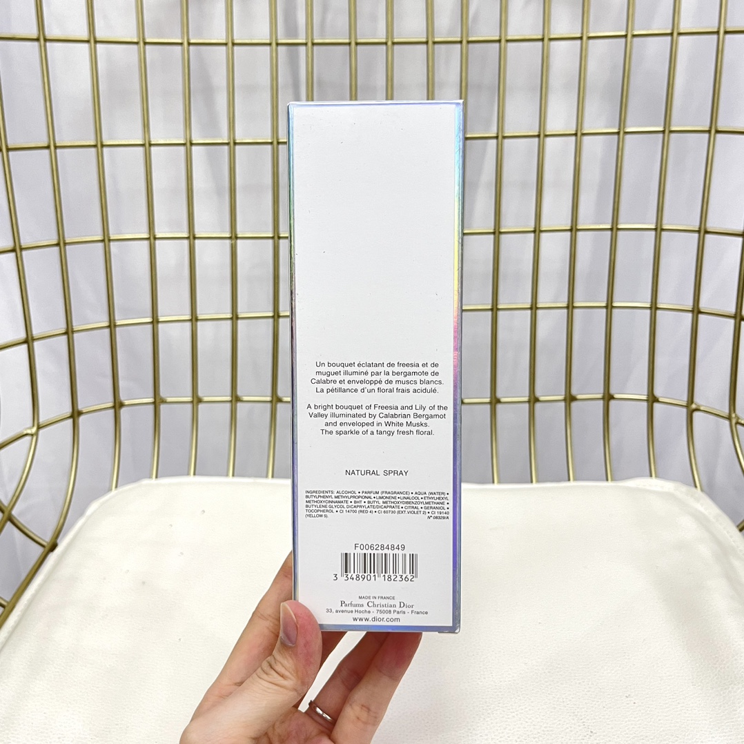 Dior Addict Eau Fraiche 100ml - Bergamot, Freesia, Lily of the Valley Essence 2 i1631837017 2244 1