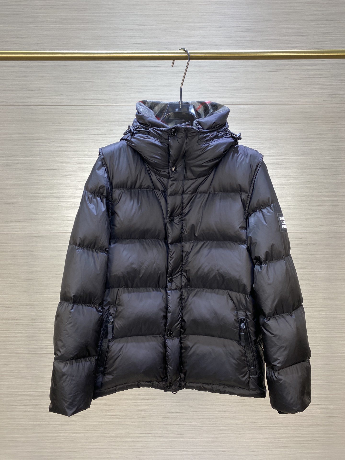 Top外贸Burberry秋冬新款周冬雨同款脱袖羽绒服，尺码S-2XL。-Big cat