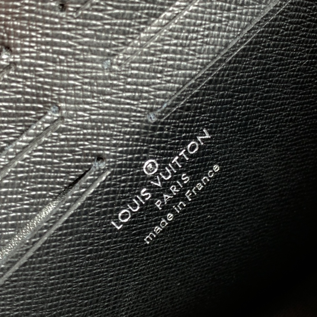 非市场普通货 进口皮料半钢五金 m61692尺寸27 x 21 x 6 cm 国外渠道货！正宗原厂老花料