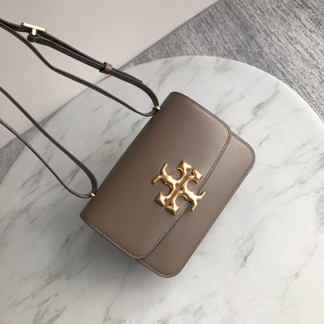 Tory Burch ～Tory Burch今年最火Eleanor系列是秀场款包包 也是 Tory Burch家的高端系列了