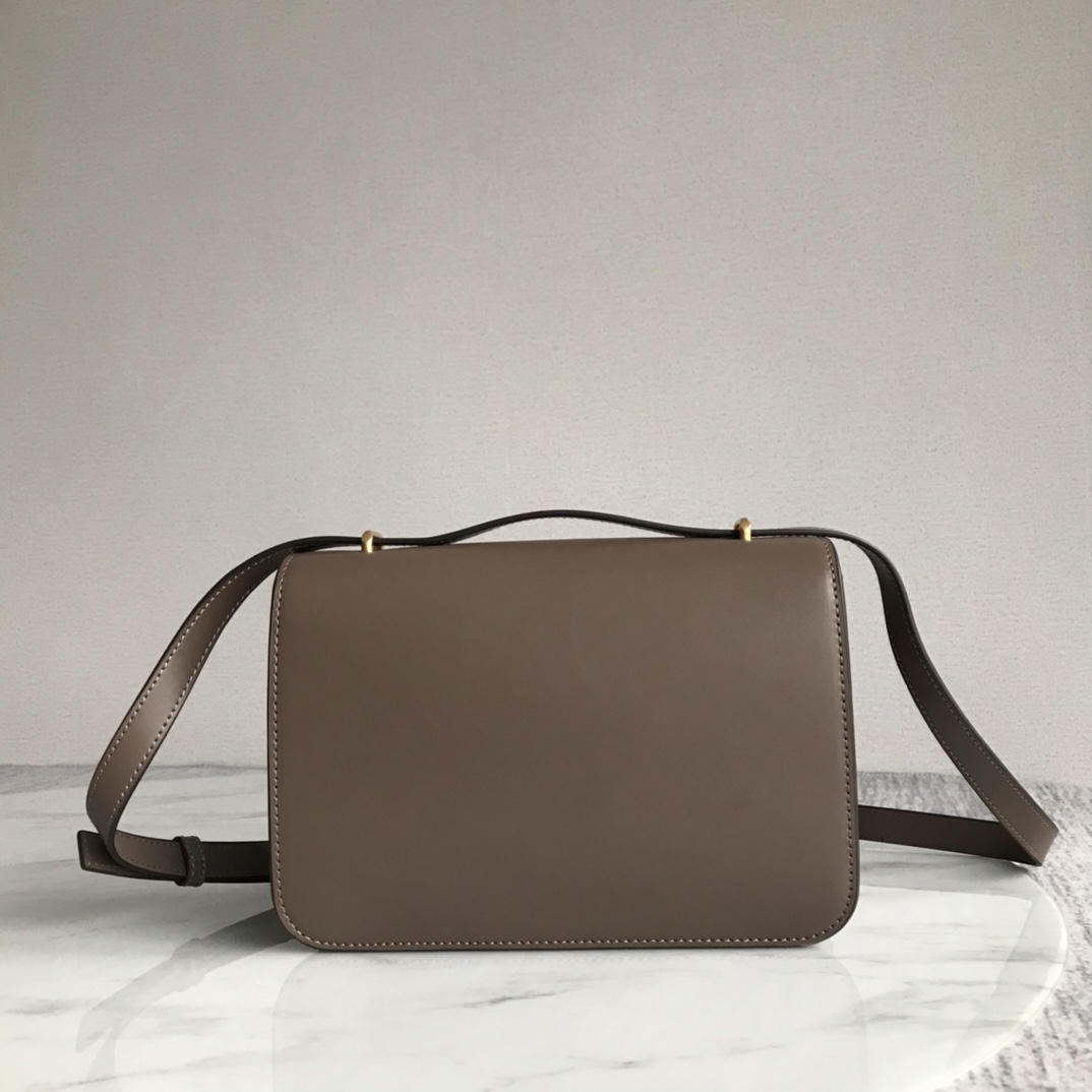 Tory Burch ～Tory Burch今年最火Eleanor系列是秀场款包包 也是 Tory Burch家的高端系列了