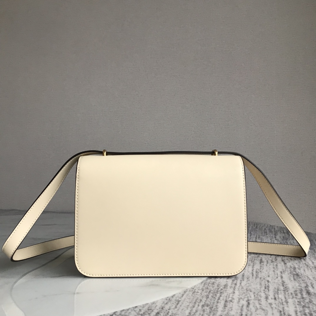 Tory Burch ～Tory Burch今年最火Eleanor系列是秀场款包包 也是 Tory Burch家的高端系列了