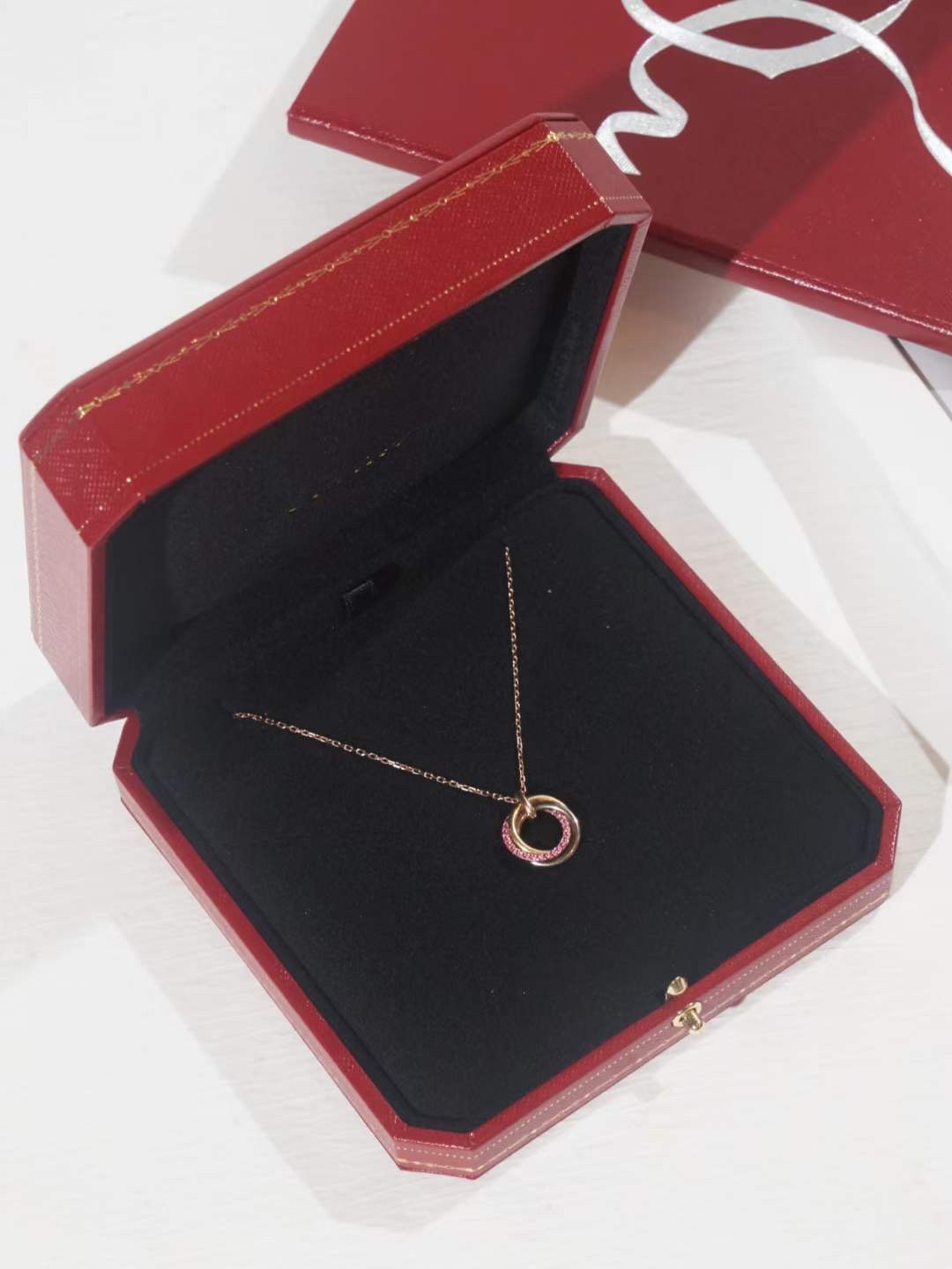 Cartier Cartier卡地亚 Trinity系列粉钻三环锁骨项链