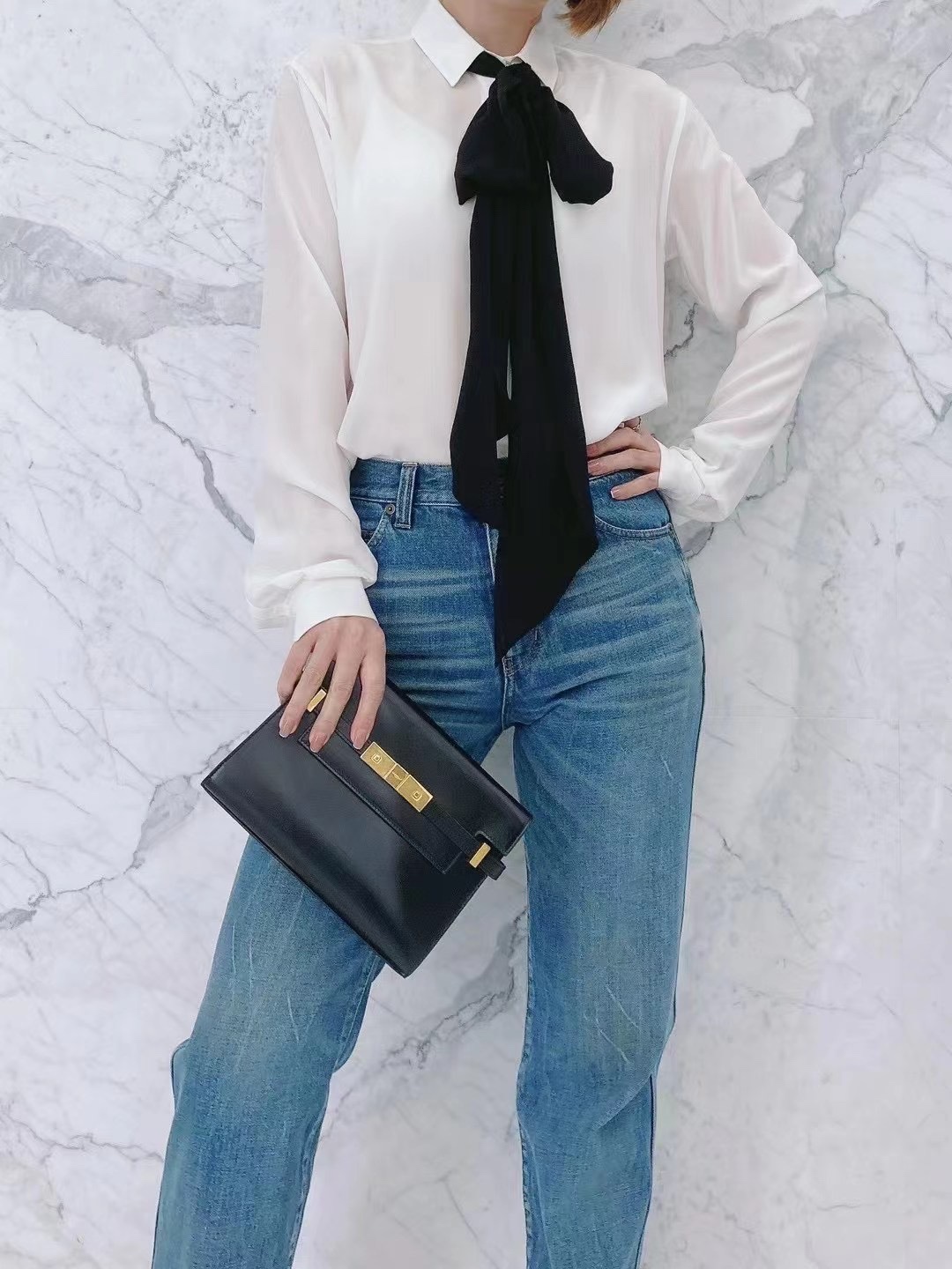 YSL 𝙈𝙖𝙣𝙝𝙖𝙩𝙩𝙖𝙣 𝟮𝟰𝙘𝙢 牙签纹法棍包 675626黑色/金扣