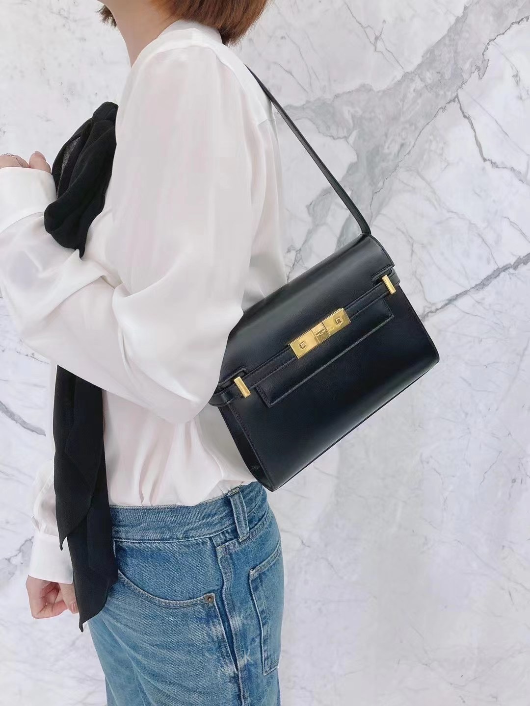 YSL 𝙈𝙖𝙣𝙝𝙖𝙩𝙩𝙖𝙣 𝟮𝟰𝙘𝙢 牙签纹法棍包 675626黑色/金扣