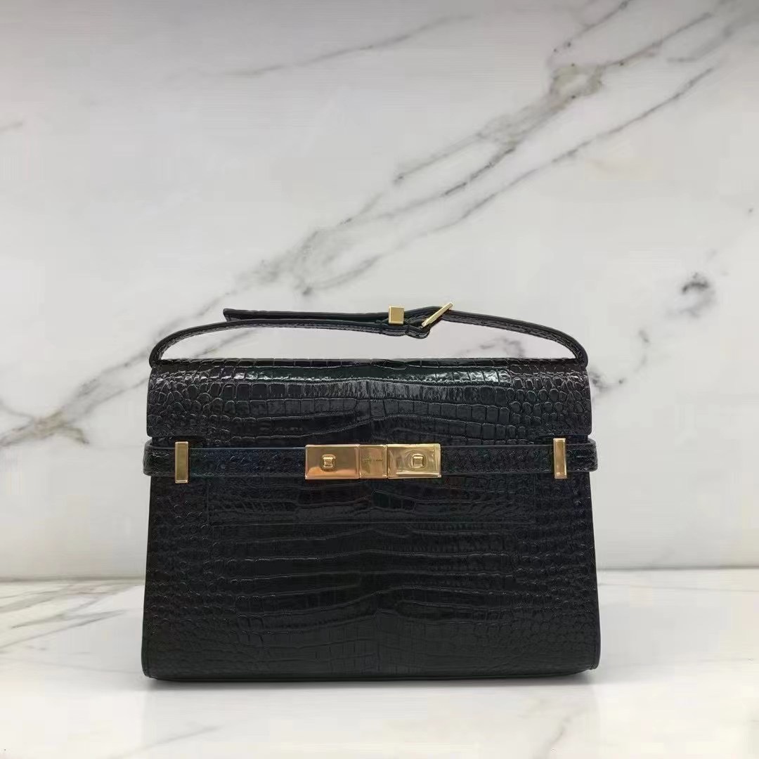 YSL 𝙈𝙖𝙣𝙝𝙖𝙩𝙩𝙖𝙣 𝟮𝟰𝙘𝙢 鳄鱼纹法棍包 675626黑色/金扣
