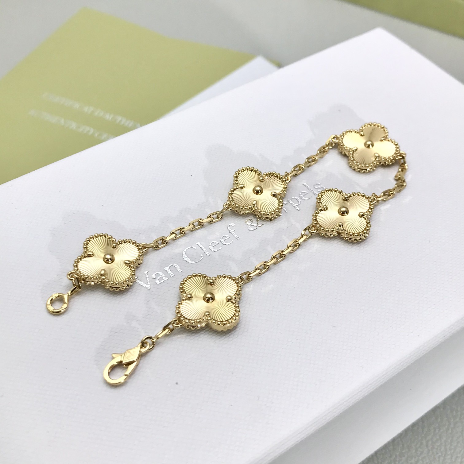 Van Cleef & Arpels vca 雕花片五花手链