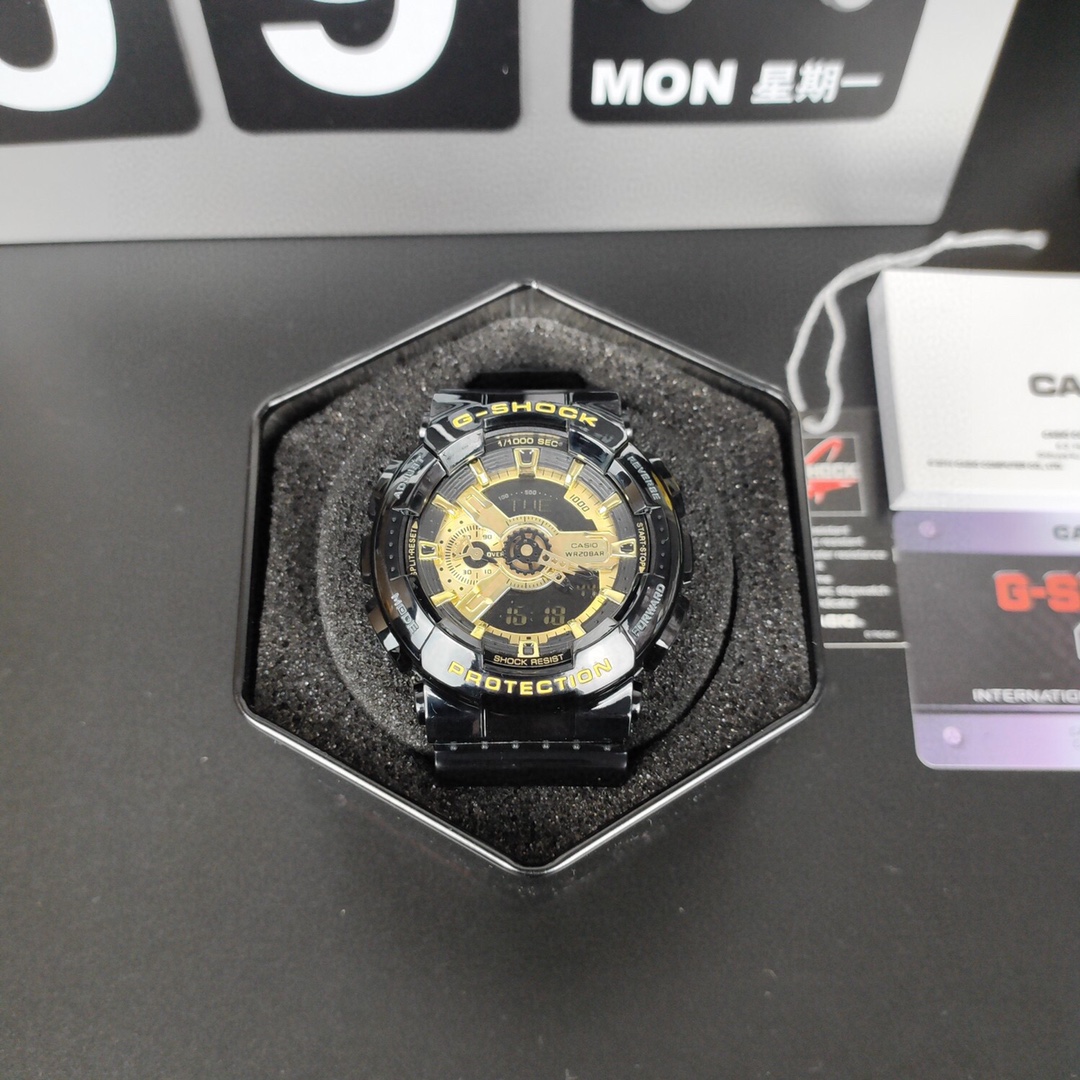 💰50 卡西欧 表盘直径大号53mm、小号32mm，手表小红书已爆#回头率爆表！这绝对是掌柜的自留款！功能极多，指南针，秒表（精确到1/1000秒）温度计，世界时间，倒计时，闹铃，间歇响报，45度自动抬手亮Led照明！各位老铁，剁手还请抓紧！所以一定要抓住机会喔！