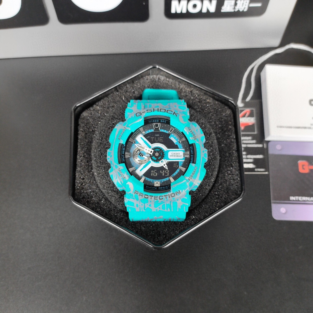 💰50 卡西欧 表盘直径大号53mm、小号32mm，手表小红书已爆#回头率爆表！这绝对是掌柜的自留款！功能极多，指南针，秒表（精确到1/1000秒）温度计，世界时间，倒计时，闹铃，间歇响报，45度自动抬手亮Led照明！各位老铁，剁手还请抓紧！所以一定要抓住机会喔！