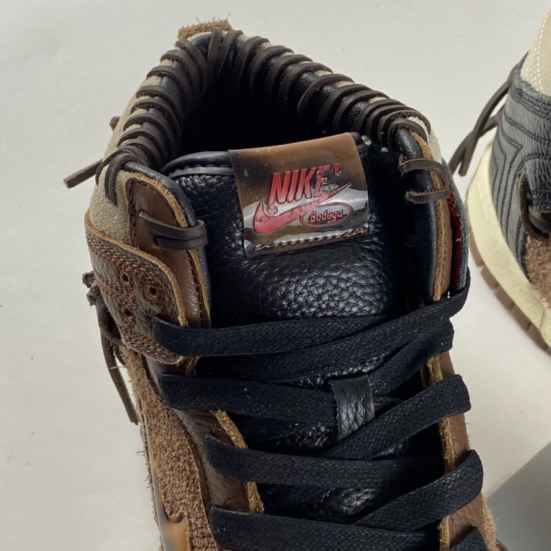 P480   Bodegar X NIKE SB Dunk High”Sail/Friends and Family”扣篮板鞋 CZ8125-200