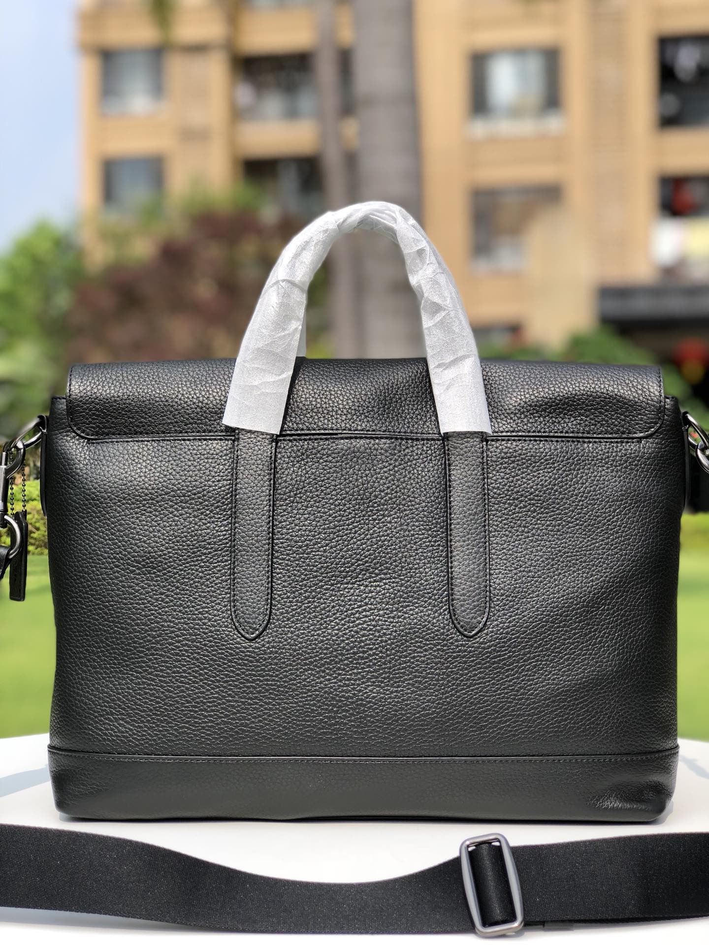 Coach C家 75757新款男士公文包，翻盖手提单肩斜挎休闲款，头层牛皮，内置安全拉链袋，非市场货 尺寸：38×7×28cm