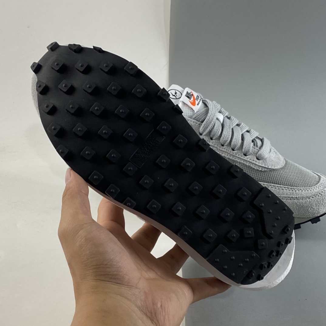 P300  Fragment Design x Sacai x NIKE LDWaffle 联名重叠设计前卫华夫变形休闲慢跑鞋 DH2684-001