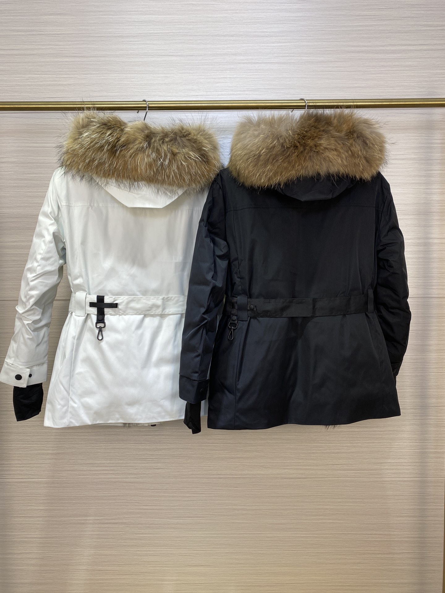 蒙口新款皮草滑雪服0123码数专柜高达3万+对于去滑雪来说一件足以抵御寒冷！羽绒防水填充2层弹力尼龙莱格