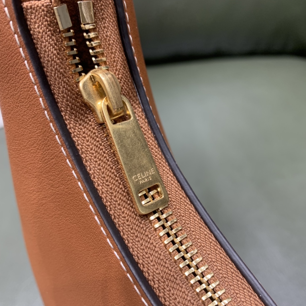 Celine AVA STRAP 腋下包 196923焦糖色