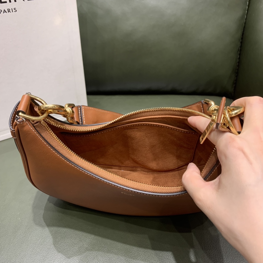 Celine AVA STRAP 腋下包 196923焦糖色